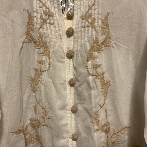 NWT White Cotton Embroidered Crochet Buttons Woman Top Size US XL - Picture 3 of 10